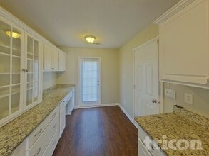 7290 Oakley Ct in Union City, GA - Foto de edificio - Building Photo