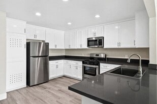 Wakefield Apartment Homes in Anaheim, CA - Building Photo