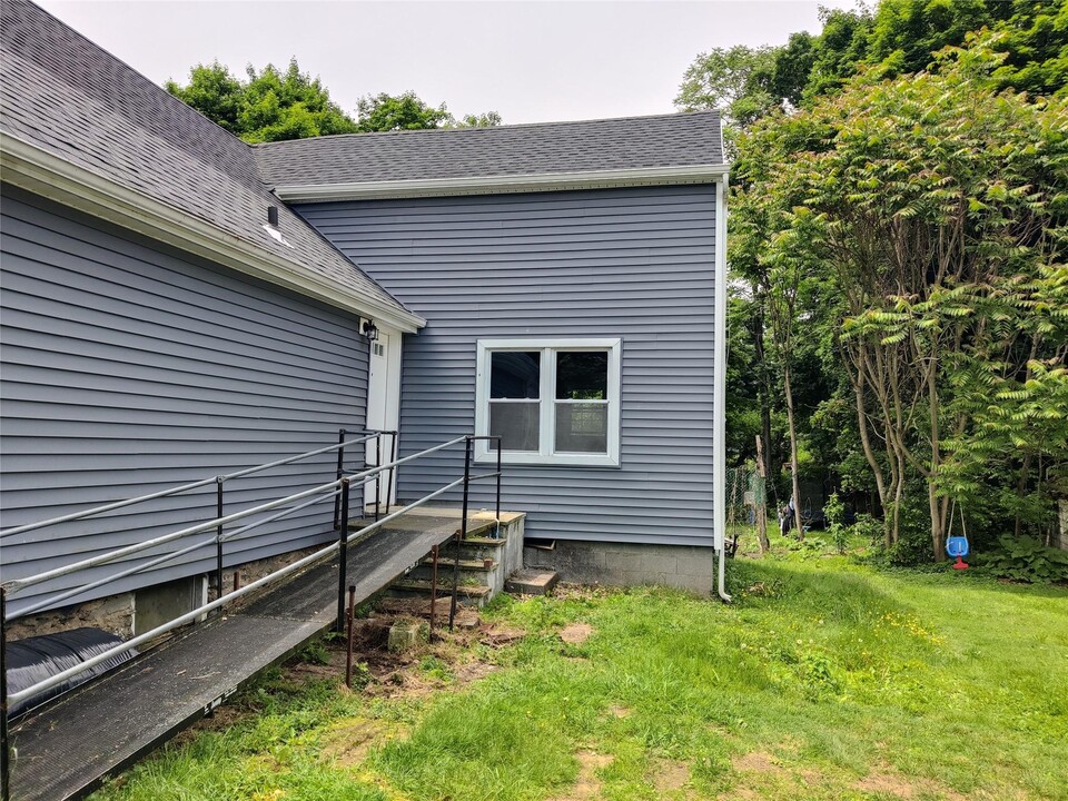 917-921-921 Violet Ave in Hyde Park, NY - Building Photo