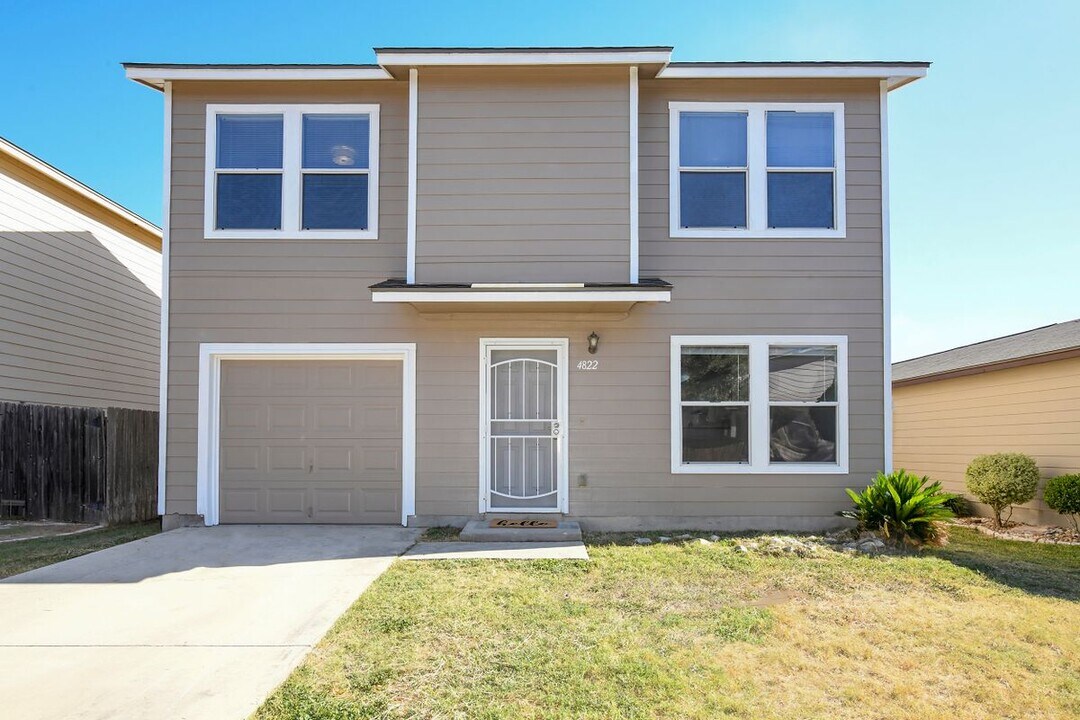 4822 Appaloosa Run in San Antonio, TX - Building Photo