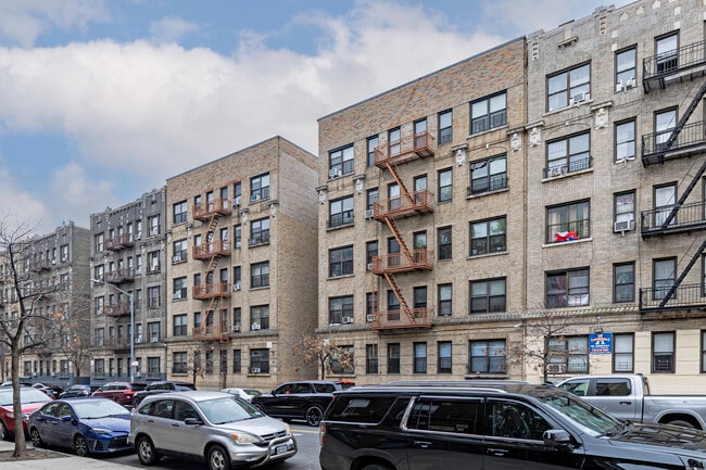 17-23 Post Ave in New York, NY - Building Photo - Building Photo