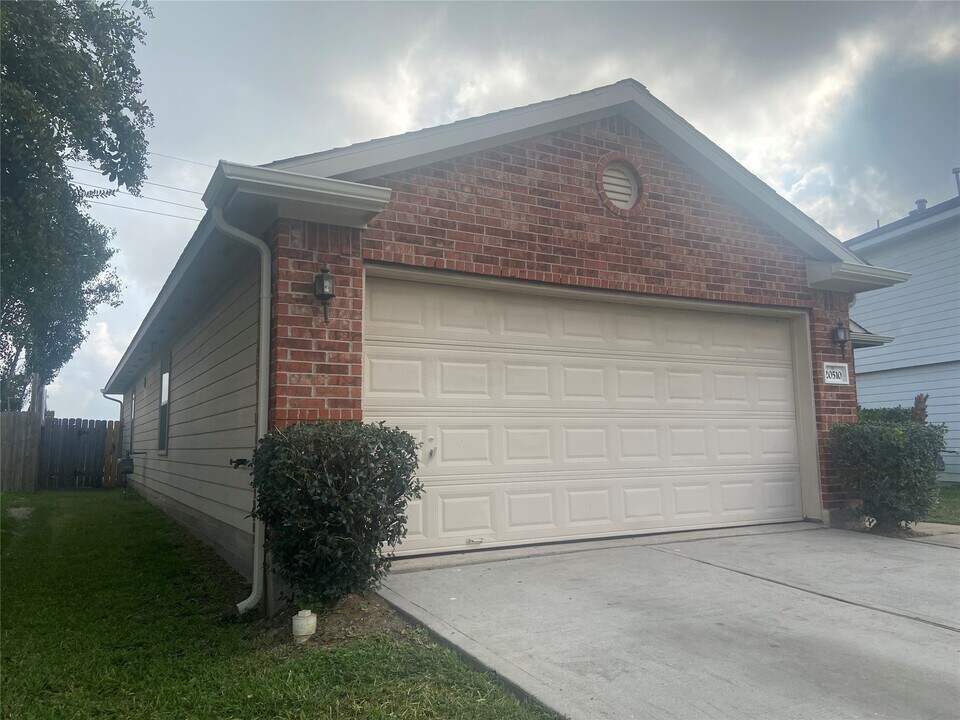 20510 Fairworth Pl Ln in Cypress, TX - Building Photo