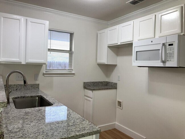 1208 Village Garden Dr in Azle, TX - Building Photo - Building Photo