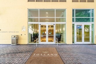 7350 SW 89th St in Miami, FL - Building Photo - Building Photo