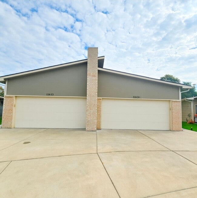 property at 11631-11633 E Harry Ct