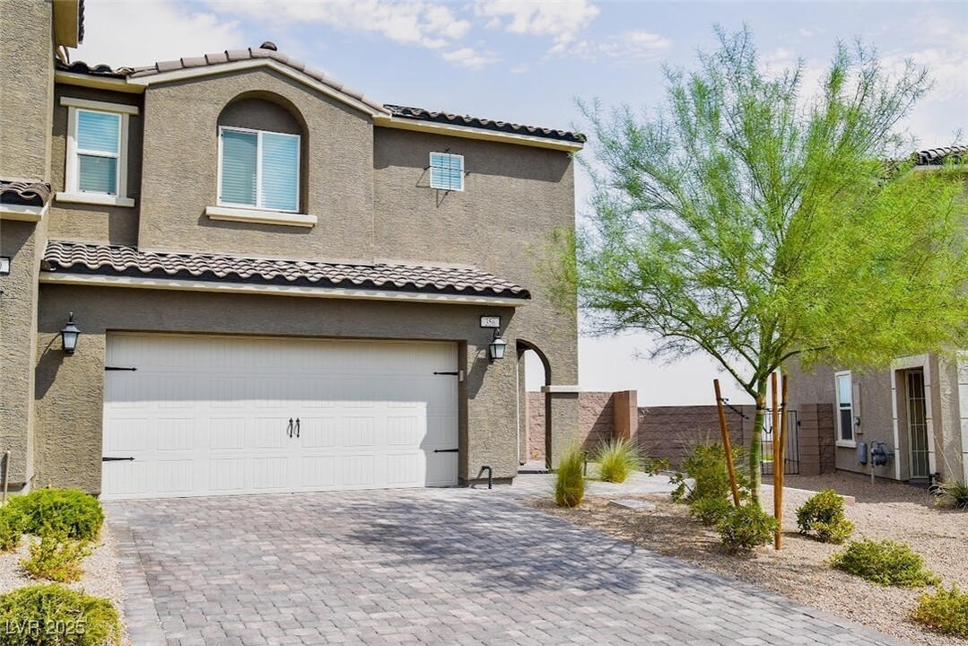 356 Rosefinch St in Henderson, NV - Building Photo