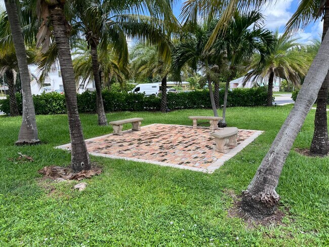 800 Atlanta Ave-Unit -1 in Lantana, FL - Building Photo - Building Photo
