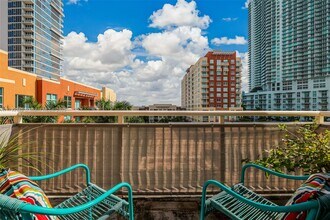 2001 Biscayne Blvd, Unit 26 in Miami, FL - Building Photo - Building Photo