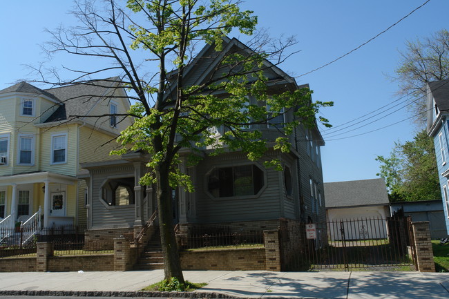 91 Gordon St in Perth Amboy, NJ - Building Photo - Building Photo