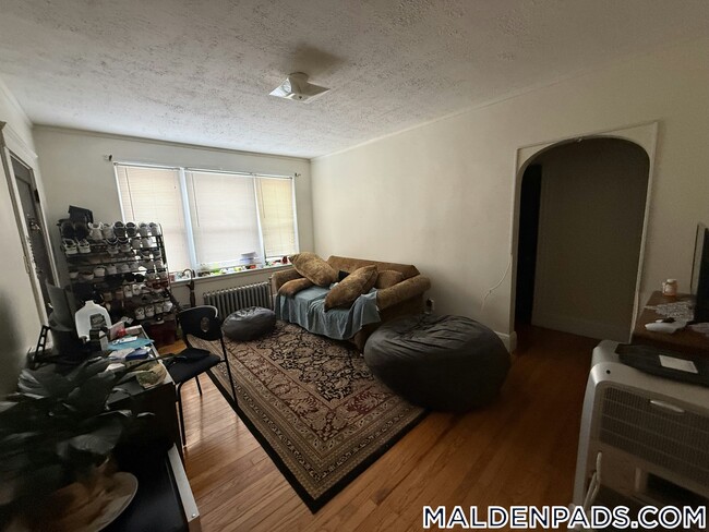 349 Pleasant St in Malden, MA - Building Photo - Building Photo