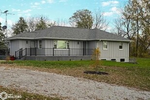 2645 255th St in Oskaloosa, IA - Building Photo