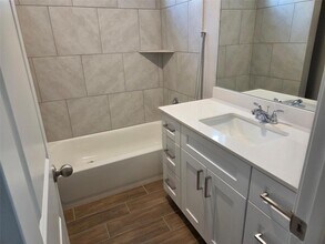 208 Comet Pointe Dr in Andice, TX - Building Photo - Building Photo