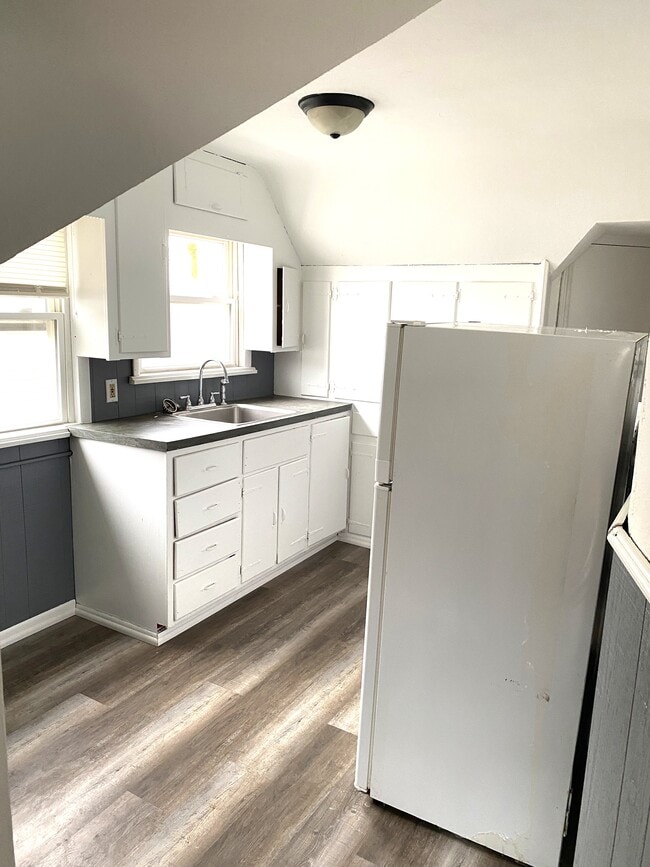 923 Walnut St, Unit 3 in Erie, PA - Foto de edificio - Building Photo