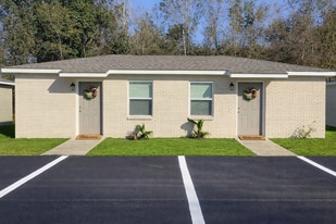 5094 J E L Dr, Unit 6 in Long Beach, MS - Building Photo