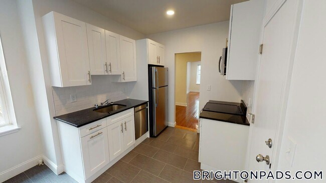 123 Sutherland Rd in Boston, MA - Building Photo - Building Photo