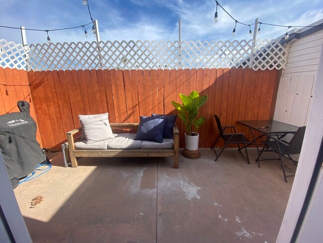 732 9th St, Unit C in Hermosa Beach, CA - Building Photo - Building Photo