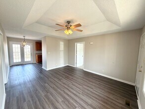 935 Lindsey Dr in Clarksville, TN - Building Photo - Building Photo