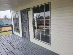8002 Trapier Ave in New Orleans, LA - Building Photo - Building Photo