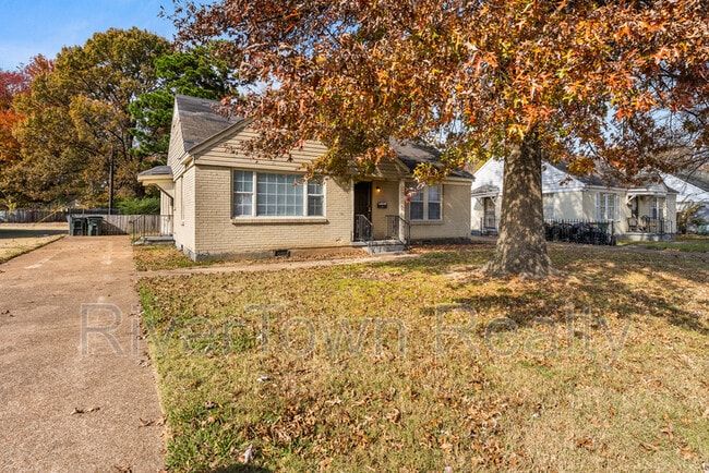 property at 1093 N Watkins St