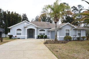 11 Ellsworth Dr in Palm Coast, FL - Building Photo