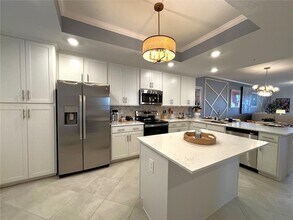 17530 Opal Sand Dr in Venice, FL - Foto de edificio - Building Photo