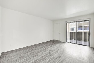 904 Fairway Ave in Colton, CA - Building Photo - Building Photo