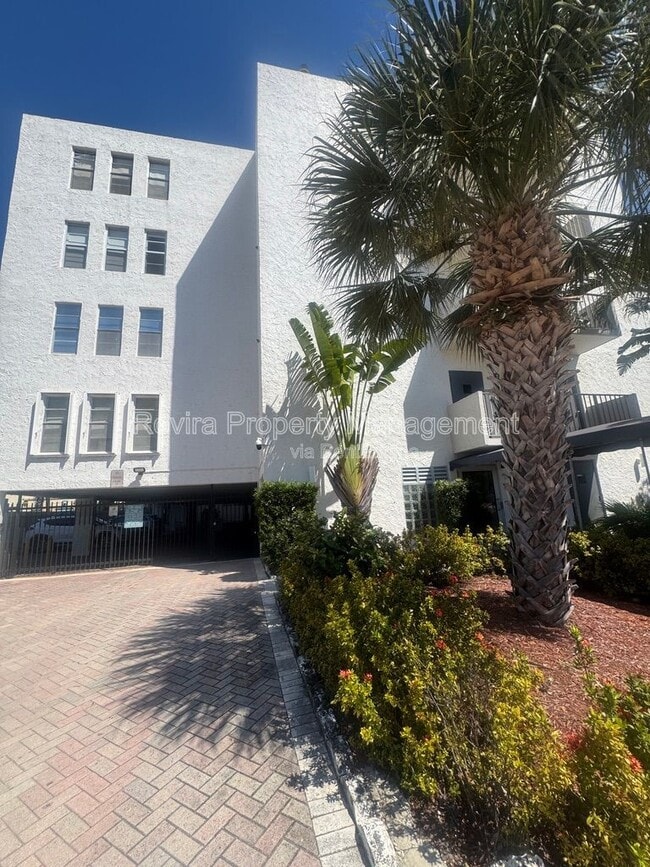 6545 Indian Creek Dr in Miami Beach, FL - Building Photo - Building Photo