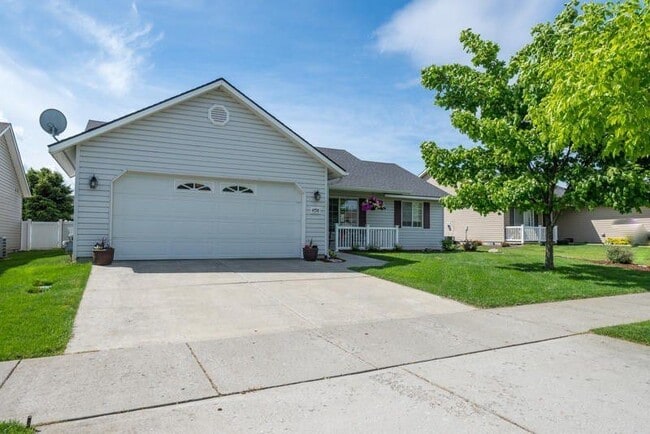 4798 W Lemonwood Ln in Post Falls, ID - Foto de edificio - Building Photo