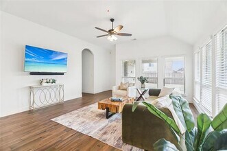 1236 Arrowwood Dr in Krugerville, TX - Foto de edificio - Building Photo