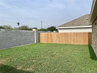 3900 Hawthorne Ave in Edinburg, TX - Building Photo - Building Photo