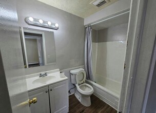 14815 Euclid Ave in East Cleveland, OH - Building Photo - Building Photo