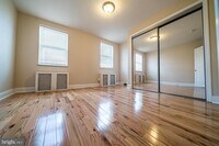 2405 S Warnock St photo'