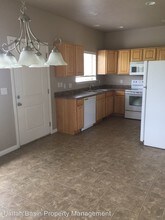 1562 W 300 S-Unit -#8 in Vernal, UT - Building Photo - Building Photo