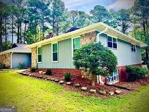 1516 Chase Ct in Riverdale, GA - Foto de edificio - Building Photo