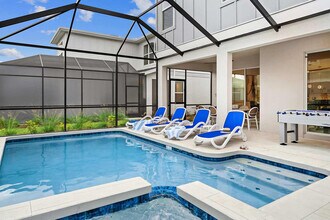 5275 Asterisk Ave in Orlando, FL - Building Photo - Building Photo
