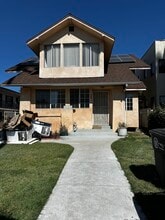 349 W Lomita Ave in Glendale, CA - Building Photo - Building Photo