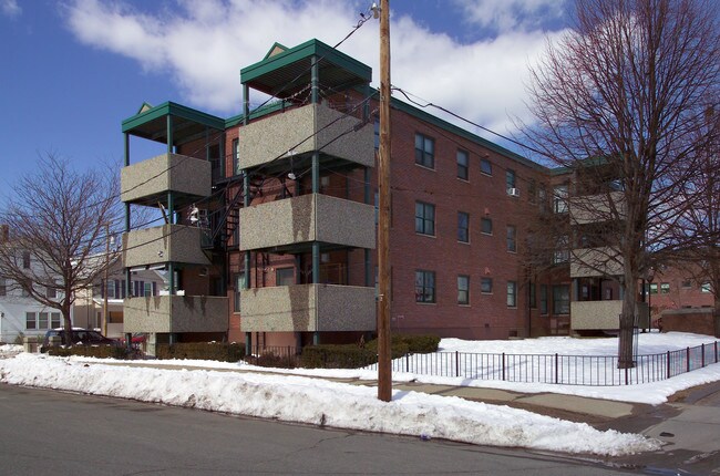 Toepfert Apartments in Holyoke, MA - Foto de edificio - Building Photo