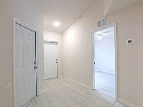 826 Gleason Pkwy in Cape Coral, FL - Building Photo - Building Photo
