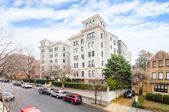 2230 California St NW in Washington, DC - Foto de edificio - Primary Photo