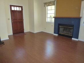 1056 Willow Cir in San Luis Obispo, CA - Building Photo - Building Photo