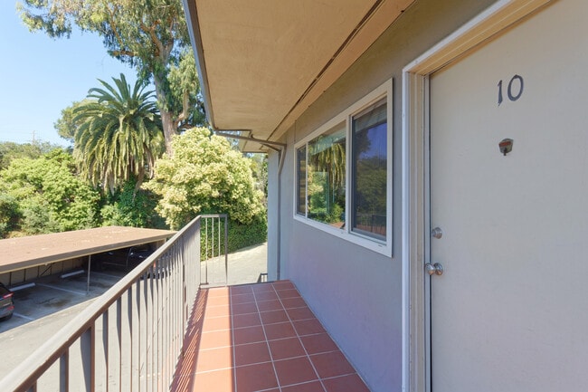 3405 Dimond Ave in Oakland, CA - Building Photo - Building Photo