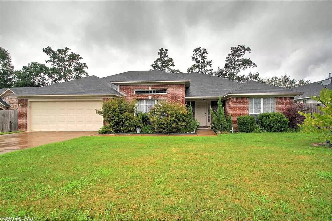 1309 Katrina Dr in Bryant, AR - Building Photo