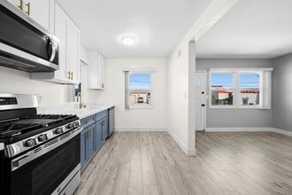 1612 Orange Ave in Costa Mesa, CA - Building Photo - Building Photo