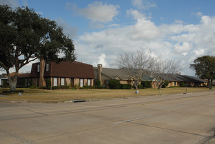 8000 Gladys Ave in Beaumont, TX - Foto de edificio - Building Photo