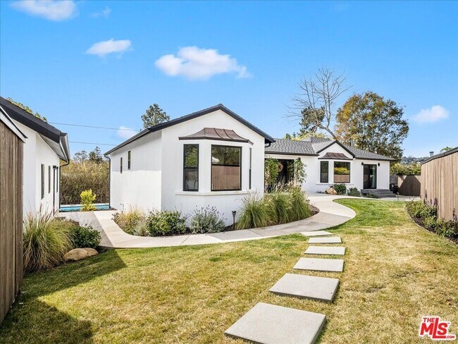 251 Cloydon Cir in Montecito, CA - Building Photo - Building Photo