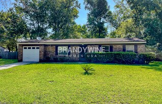 5937 Camaro Dr W in Jacksonville, FL - Building Photo