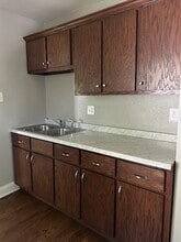 1406 E Barton Ave in Temple, TX - Building Photo - Building Photo