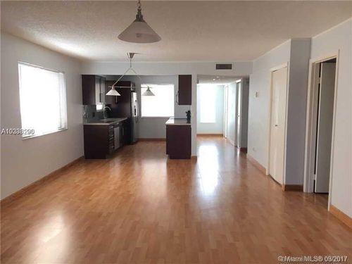 290 Racquet Club Rd-Unit -20 in Weston, FL - Building Photo - Building Photo