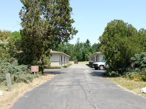 129-143 Mark West Springs Rd in Santa Rosa, CA - Building Photo - Building Photo