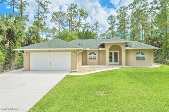 220 18th Ave NW in Naples, FL - Building Photo - Building Photo